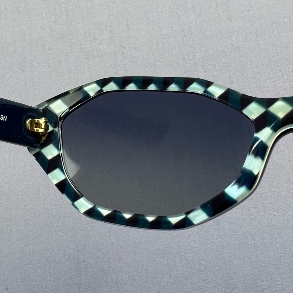 Prada Sunglasses - Picture 14 of 15